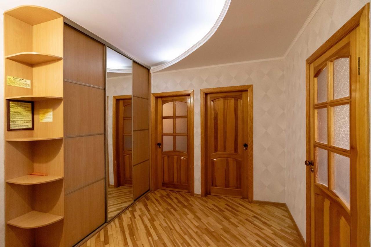 Kvartirkoff Na Ozernaya 8 Kyjev Exteriér fotografie